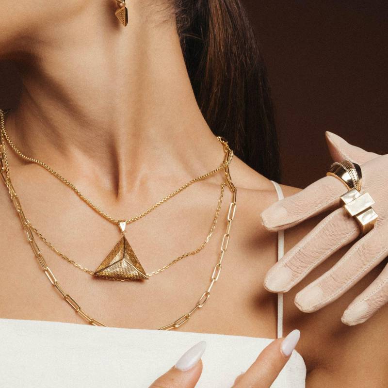 Solid Gold Alten Ägypten Pyramide Geformt Nur Anhänger, Feiner Handgemachter Goldschmuck, 14K Mutiger Dreieck Sommer Hochzeitsgeschenk von ZelvetiJewelry