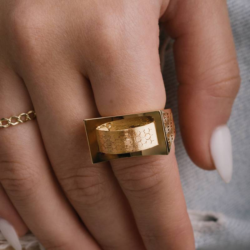 Dicker 14K Goldwabenring | Breiter Stapelbarer Schmuck, Moderner Blumiger Akzent, Geschenk Für Sie, Abschlussfeier Oder Weihnachten von ZelvetiJewelry