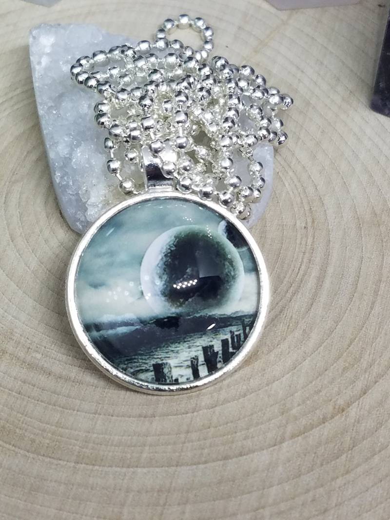 Anhänger Mit Fotoanhänger Galaxie Cabochon, 61 cm Silberkette Anhänger Mit Fotoanhänger Galaxie Cabochon, 61 cm Silberkette von ZenSationalGifts