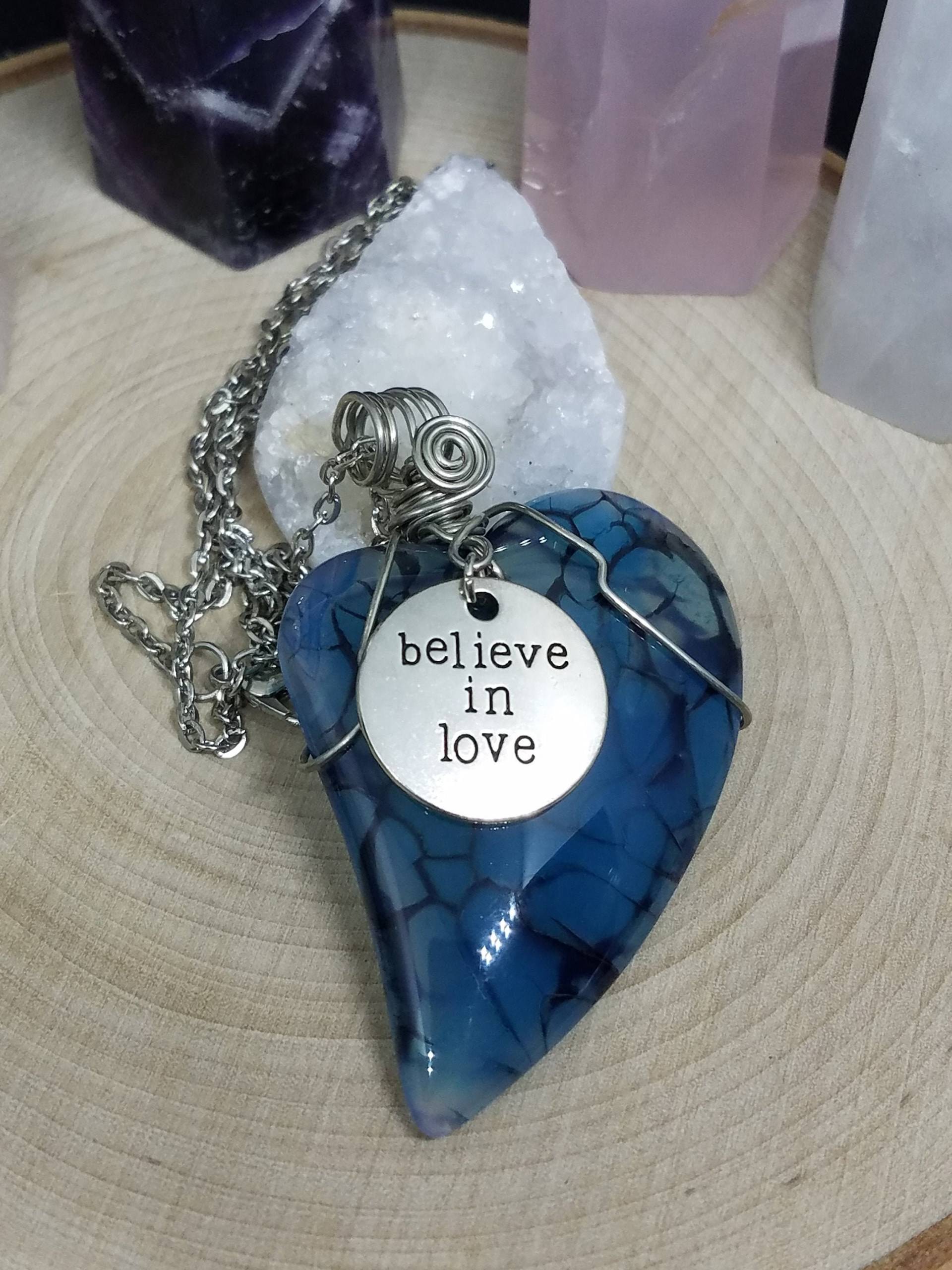 Blaue Spitze Achat Herz Anhänger Halskette Roher Stein Kristall Blaue Spitze Achat Herz Anhänger Halskette Roher Stein Kristall von ZenSationalGifts