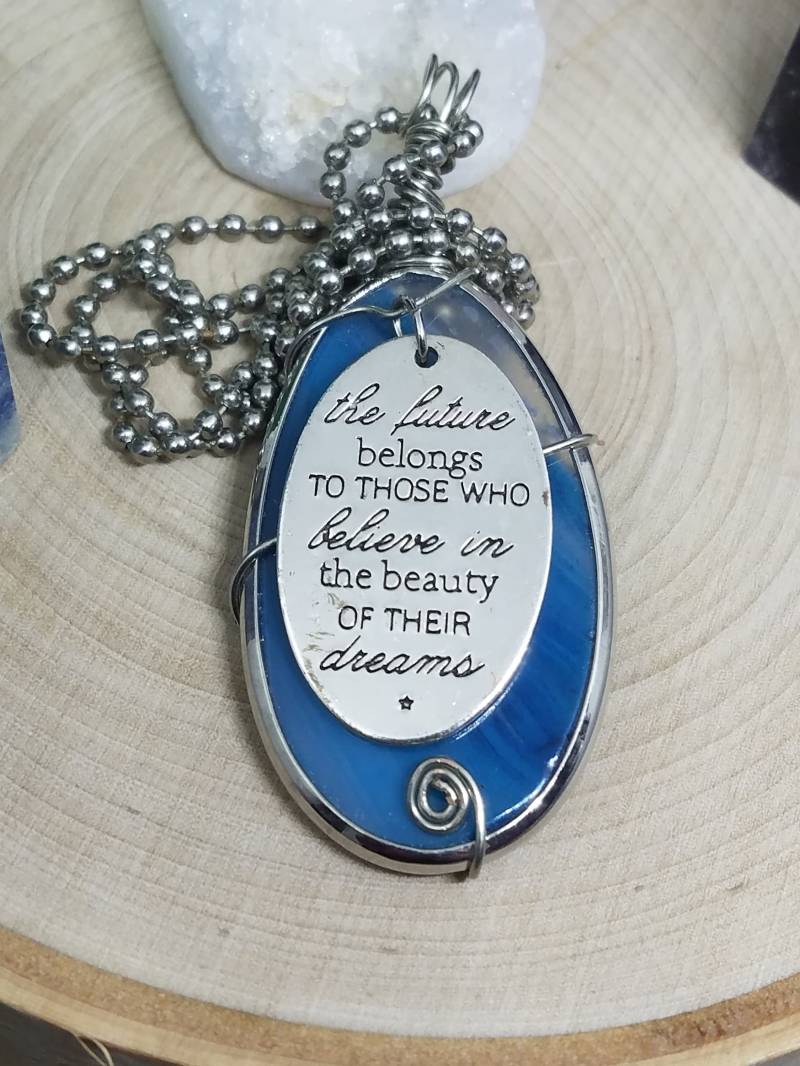 Blauer Achat Anhänger Inspirierende Silber Medaillon Halskette von ZenSationalGifts