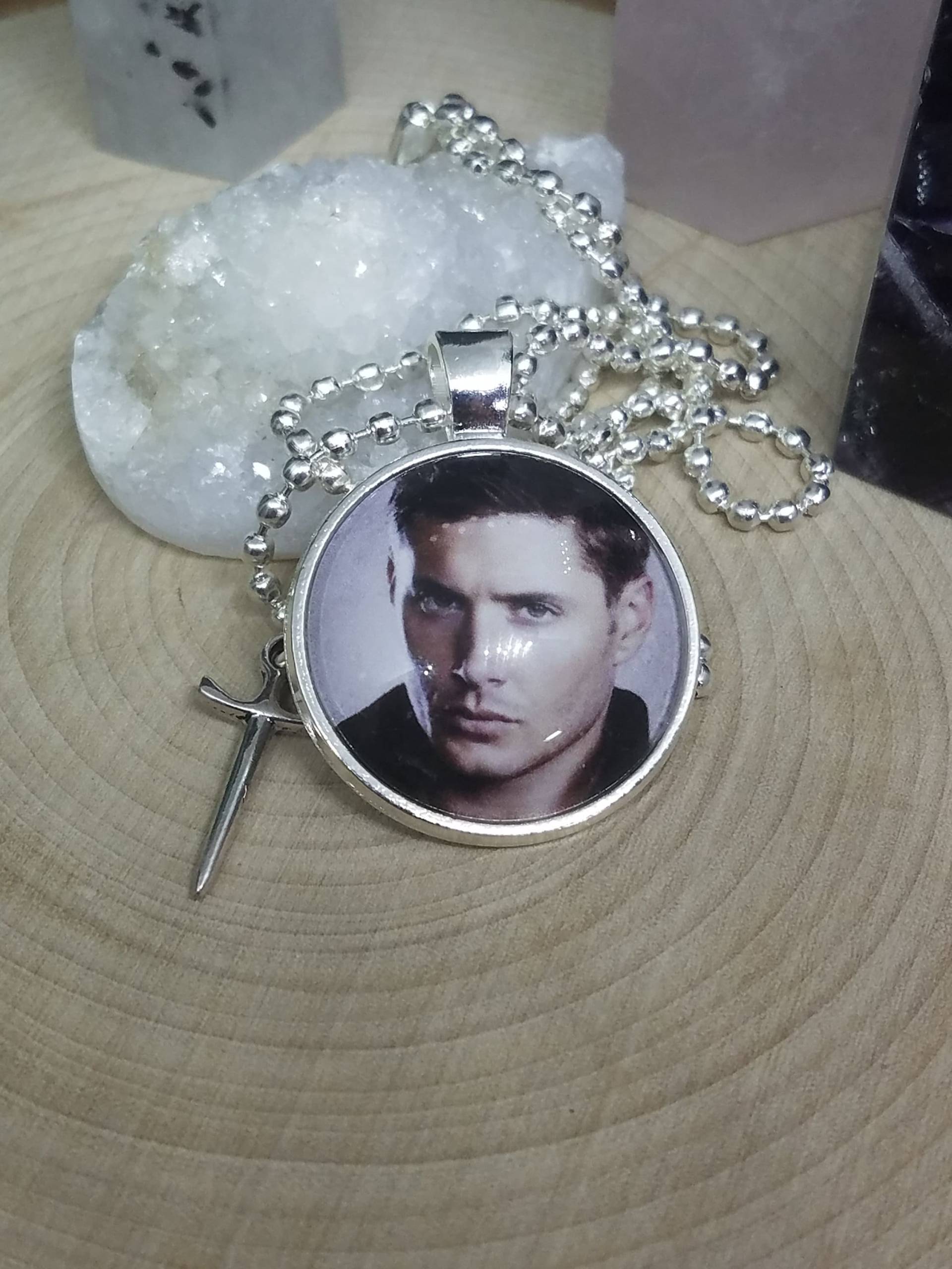 Dean Winchester Anhänger Halskette Supernatural Engel Charm Dean Winchester Anhänger Halskette Supernatural Engel Charm von ZenSationalGifts