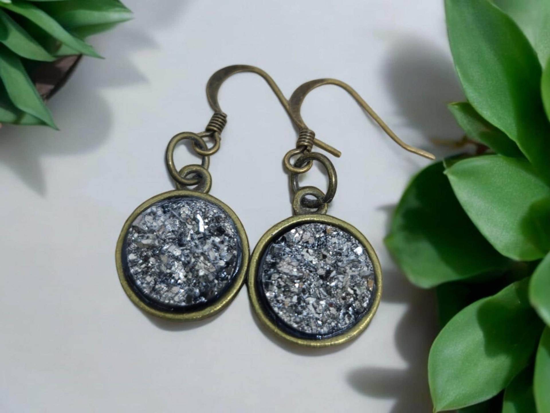 Druzy Ohrringe Faux Silber, Antike Bronze Haken Druzy Ohrringe Faux Silber, Antike Bronze Haken von ZenSationalGifts
