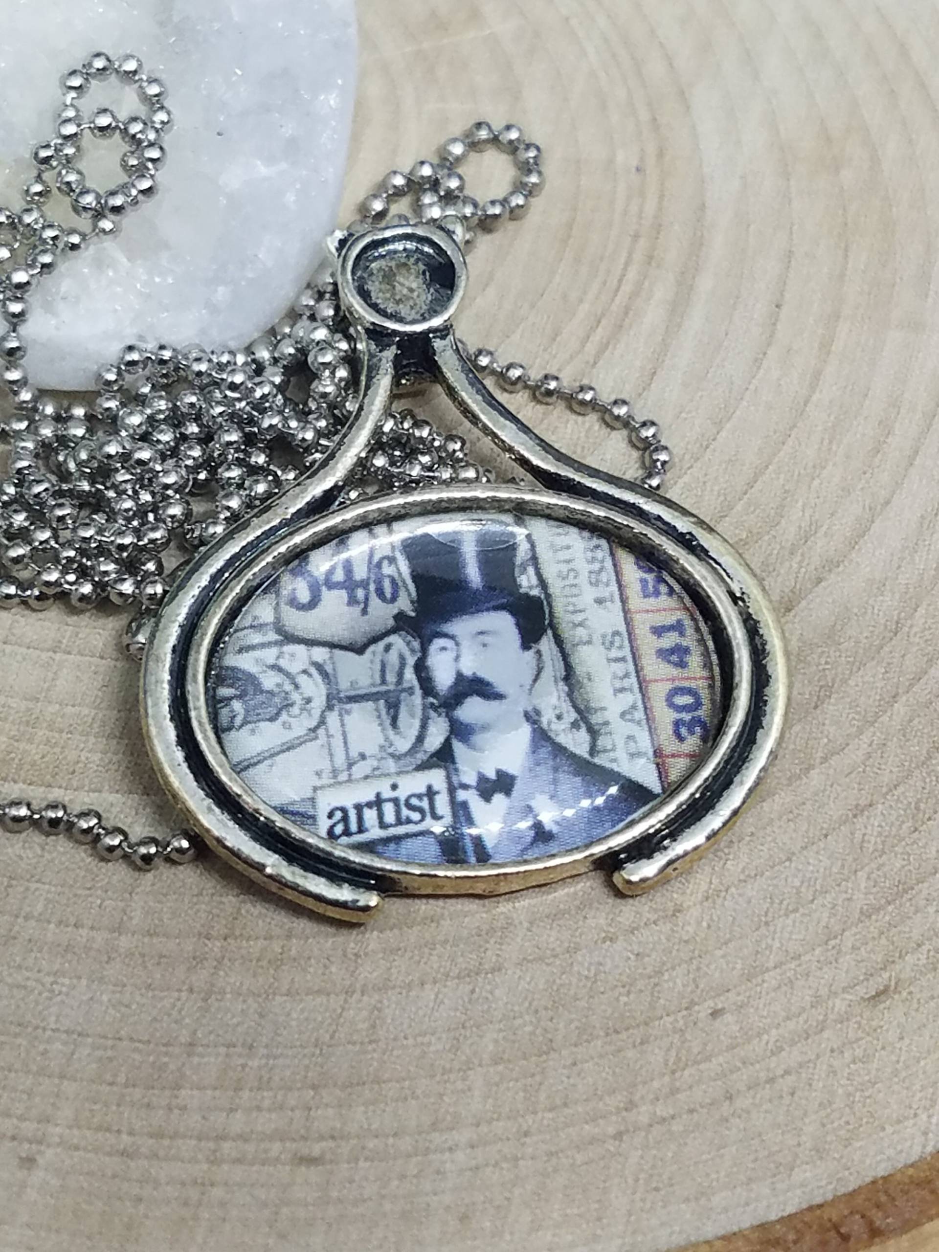Künstler Cameo Halskette Silberner Fotoanhänger Im Vintage Stil Künstler Cameo Halskette Silberner Fotoanhänger Im Vintage Stil von ZenSationalGifts
