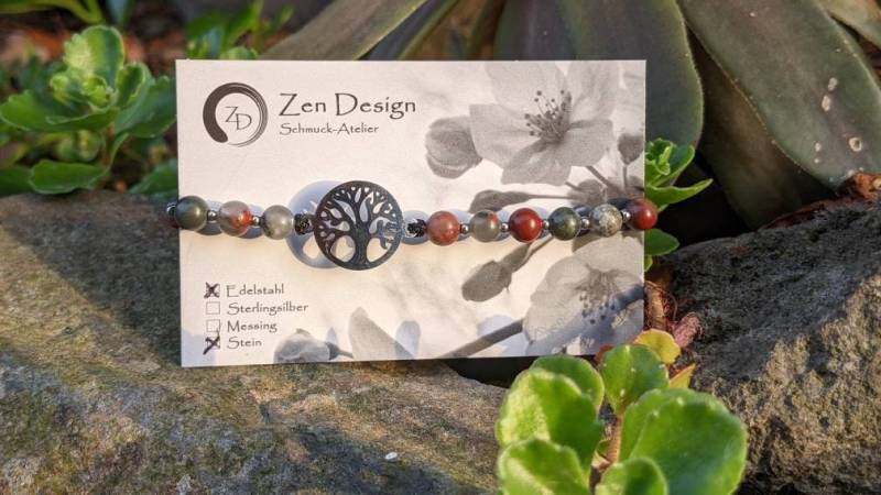 Makramee-Armband Mit Einem Lebensbaum Aus Edelstahl Als Verbinder Und Perlen Blutstein von ZenSchmuck