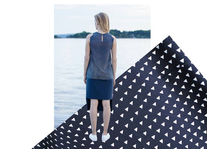 Super Sale One Off, Navy Blue Handbedrucktes Bequemes Kleid von Zenada