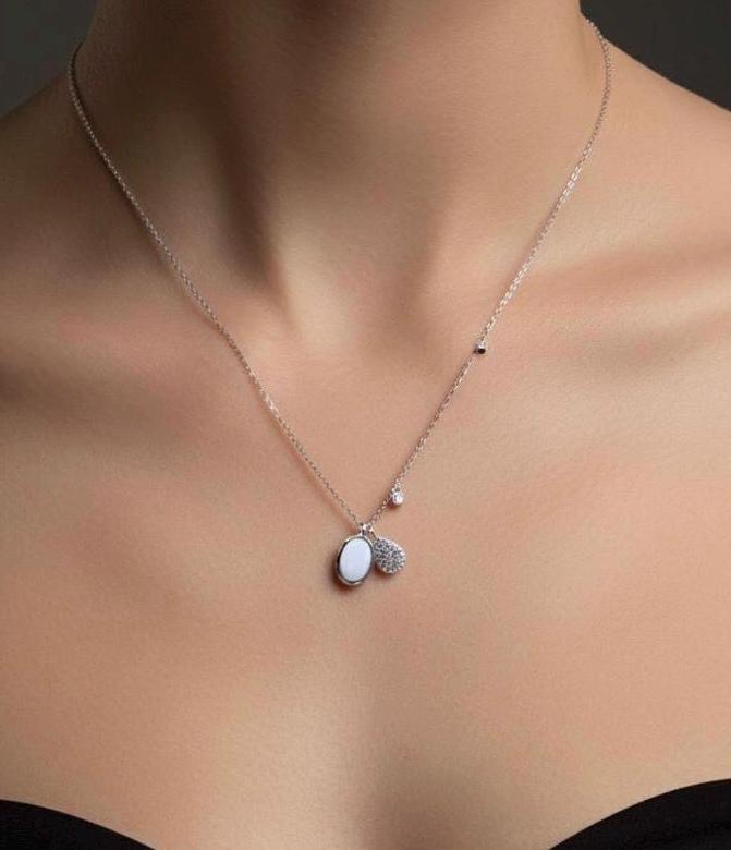 Elegant 925 Sterling Silver Pendant Necklace - Timeless & Sophisticated Design Elegant 925 Sterling Silver Pendant Necklace - Timeless & Sophisticated Design von ZenvanaDE