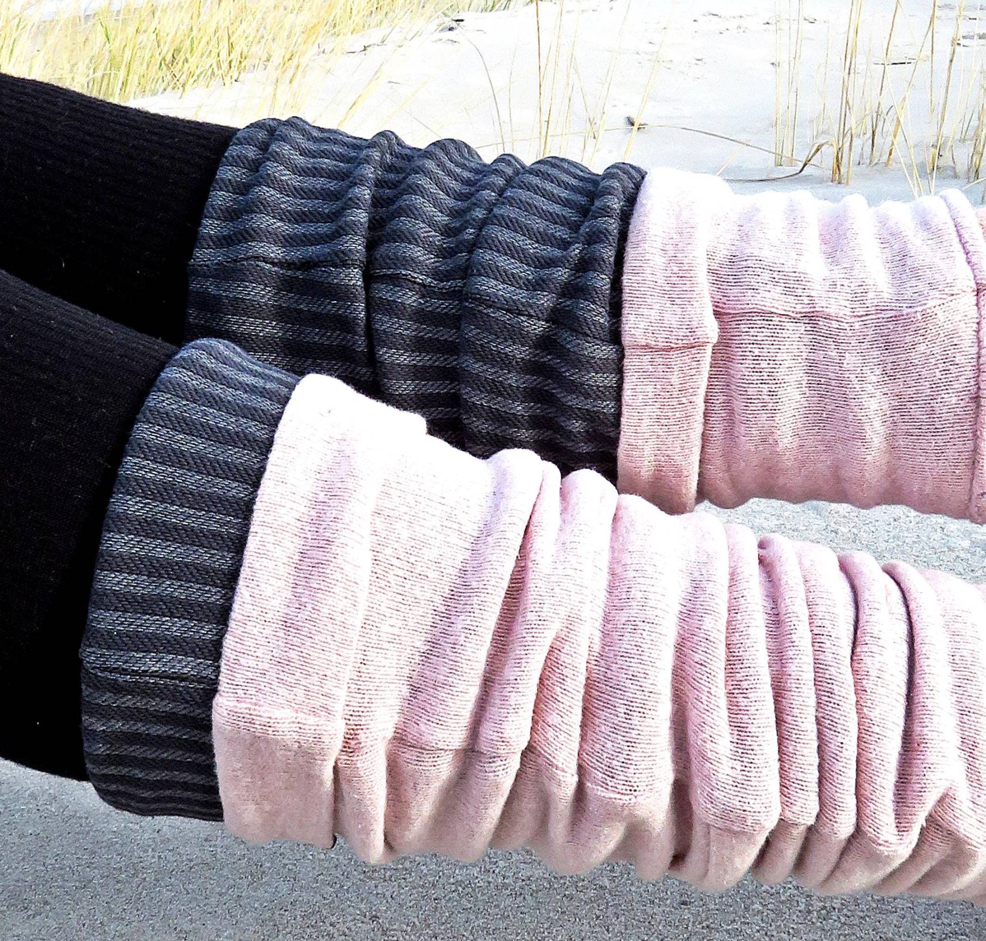 Lange Strickstulpen Beinstulpen Knit Legwarmers Soft Rosa Candy Pink Jersey Grey Black Streifen Fischgrät Feinstrick Strick Wendestulpen S von ZephyrjaCouture