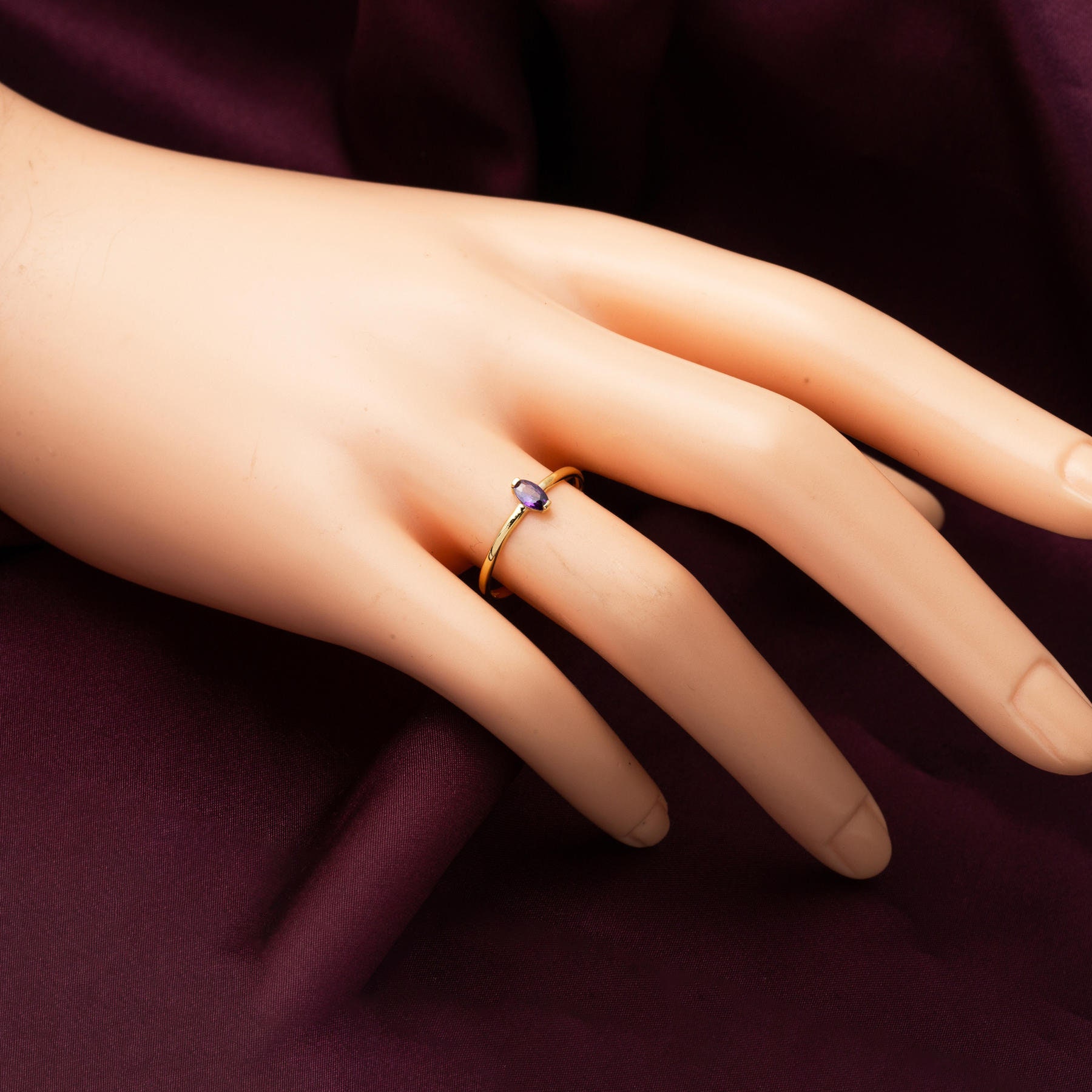 Oval Lila Stein Minimal Gold Ring, Edelstein Feinen Schmuck, Solid Alltäglichen Frauen Ring von ZerJewelry