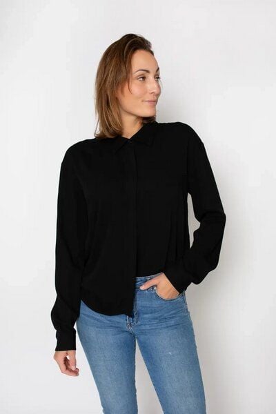 Zerum Bluse Modell: Simone aus EcoVero Viskose von Zerum