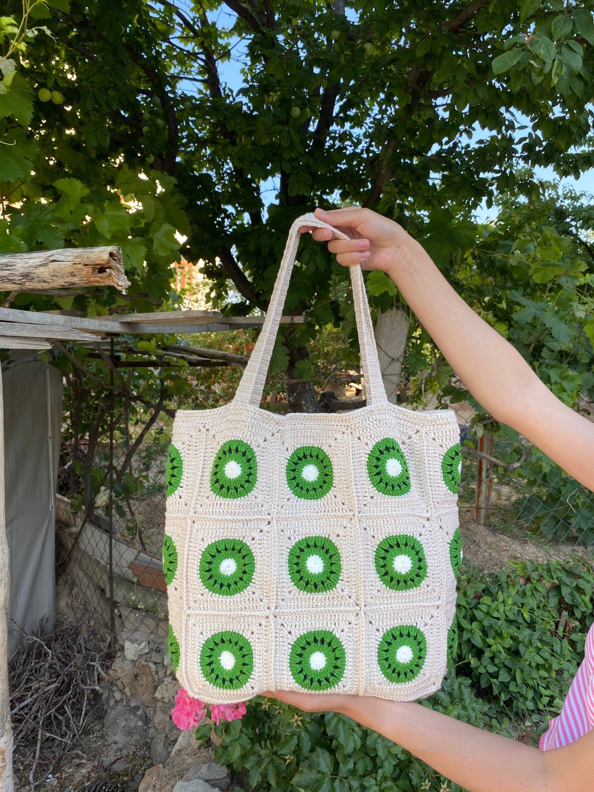 Obst Häkeln Umhängetasche, Granny Square Tasche, Kiwi Geldbörse, Einzigartige Sommer Baumwolle Handtasche von ZevahirKnit