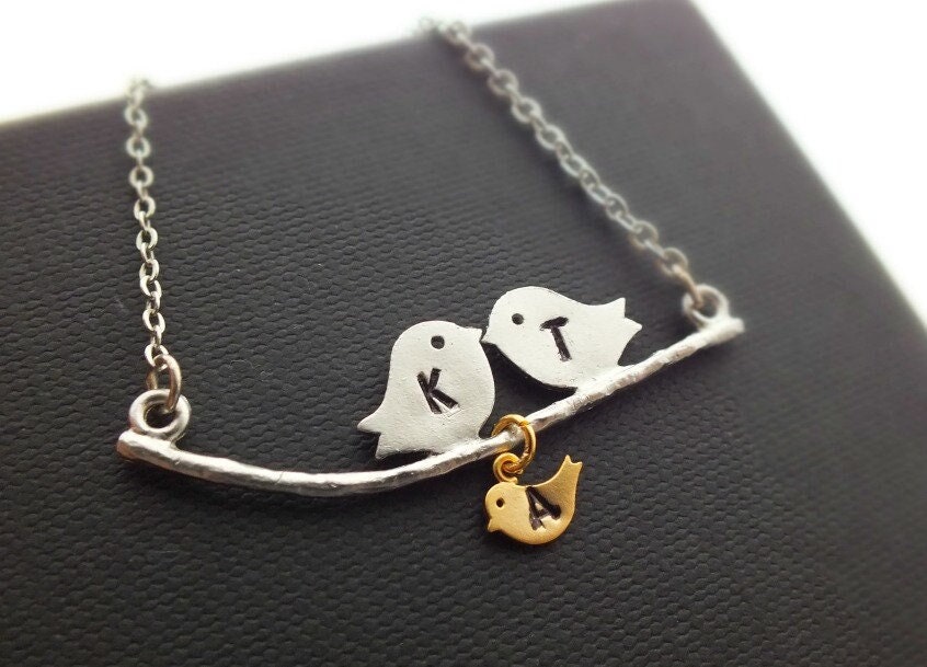 Personalisierte Love Birds Halskette Benutzerdefinierte Initial Sterling Silber Familie Schmuck Personalisierte Love Birds Halskette Benutzerdefinierte Initial Sterling Silber Familie Schmuck von ZeyJewel