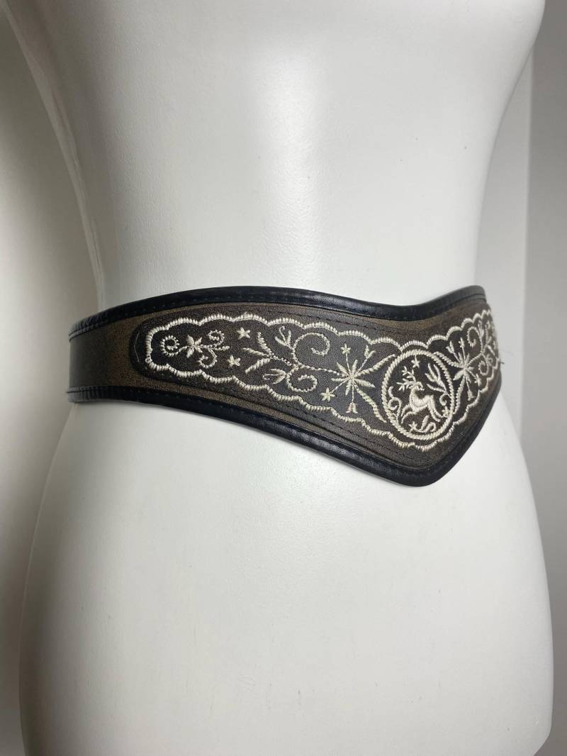 Vintage Trachtengürtel Mit Gesticktem Blumenmuster von Zeynotify