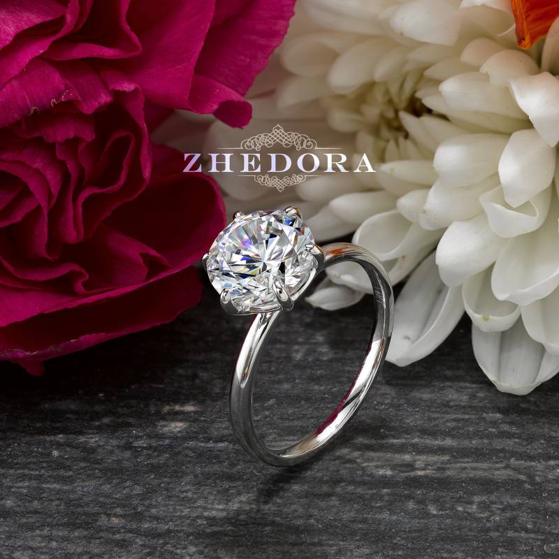 3 Ct Runder Moissanit Verlobungsring 18 Karat Weißgold, Zierlicher Solitaire Ring, 6 Zackig von Zhedora