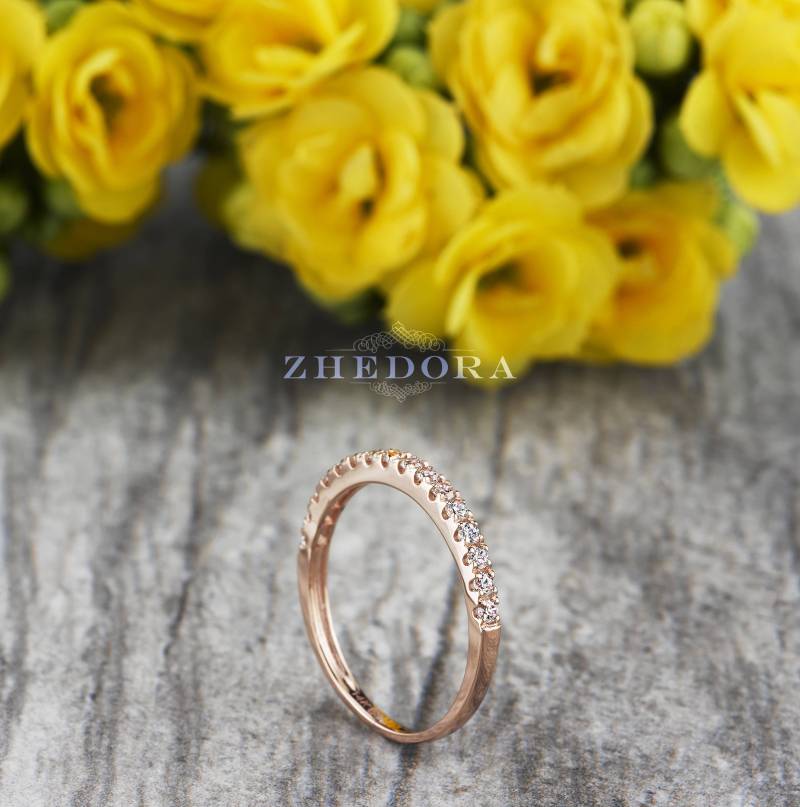 Rose Gold Halbe Ewigkeit Band, Ehering, Moissanite Stapelring, Stapelbar Band in 14K 18K Zhedora von Zhedora