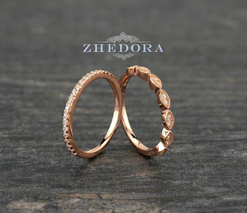 Halbe Ewigkeit Band Und Art-Deco-Band 0, 25 Ct Rose Gold Vergoldet Runde Geschnitten Simuliert Diamanten Sterling Silber Brautband Eheringe von ZhedoraArgento