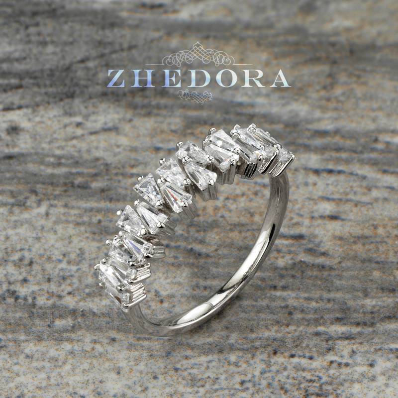 Sterling Silber Verjüngt Baguette Ehering, Stapelbare Band, Rhodium Vergoldet Band Von Zhedora von ZhedoraArgento