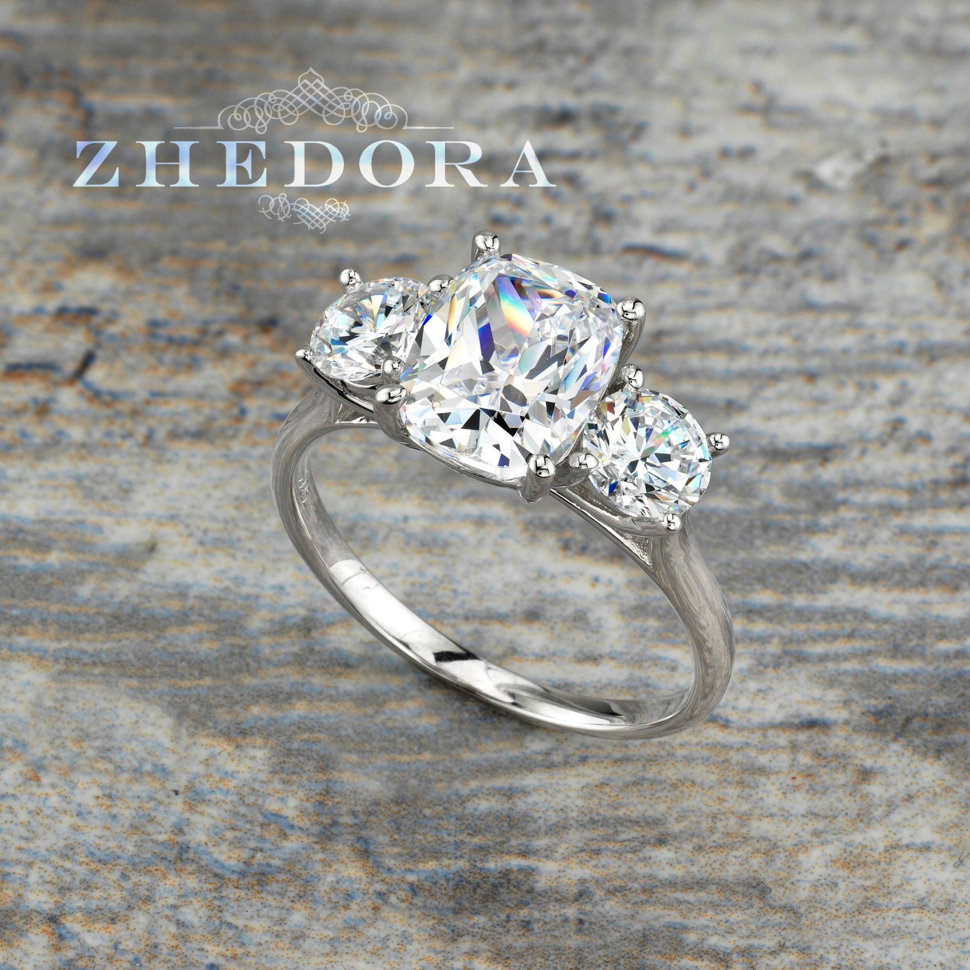 sterling Silber Längliche Kissenschliff Ring, Meghans Vergangenheit Gegenwart Zukunft Tri-stein Ring von ZhedoraArgento