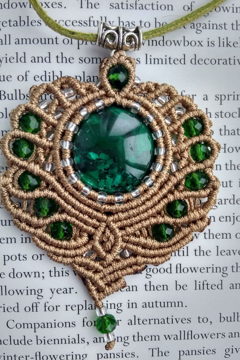 Makramee Halskette Und Ohrringe Aus Malachit Makramee Halskette Und Ohrringe Aus Malachit von ZhurkaMacrame