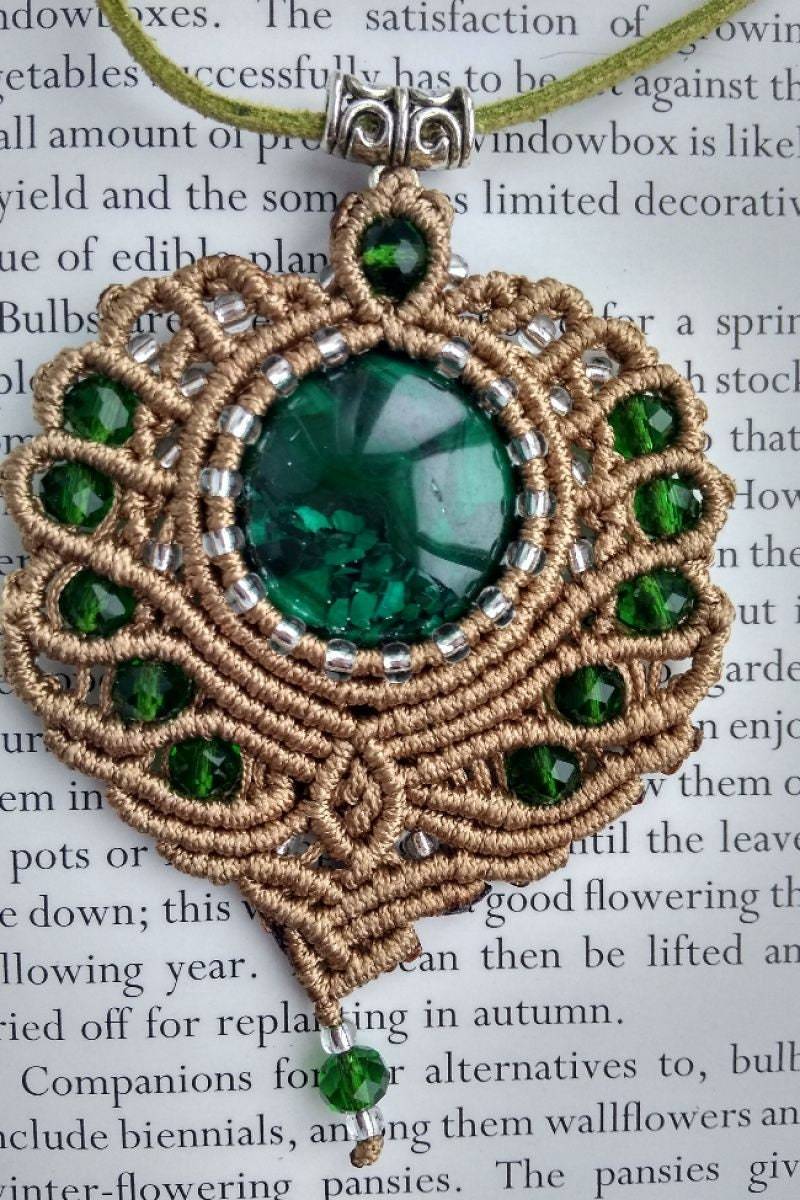 Makramee Halskette Und Ohrringe Aus Malachit Makramee Halskette Und Ohrringe Aus Malachit von ZhurkaMacrame