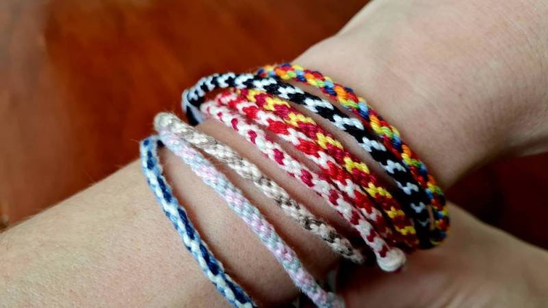 Geknüpftes Armband in Wunschfarben - Freundschaftsarmband Geknüpft Nach Kumihimo von ZiemlichLieblich