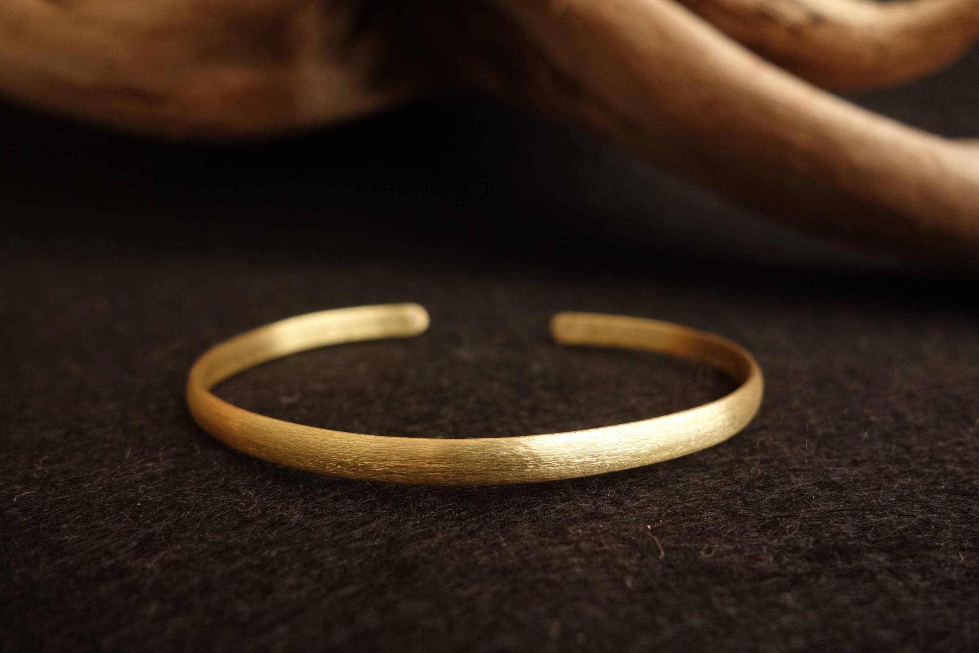 Armreif Messing Messingarmreif Armband Gold Schmal Verstellbar Schlicht Matt Armreif Messing Messingarmreif Armband Gold Schmal Verstellbar Schlicht Matt von ZierdeUndBegierde