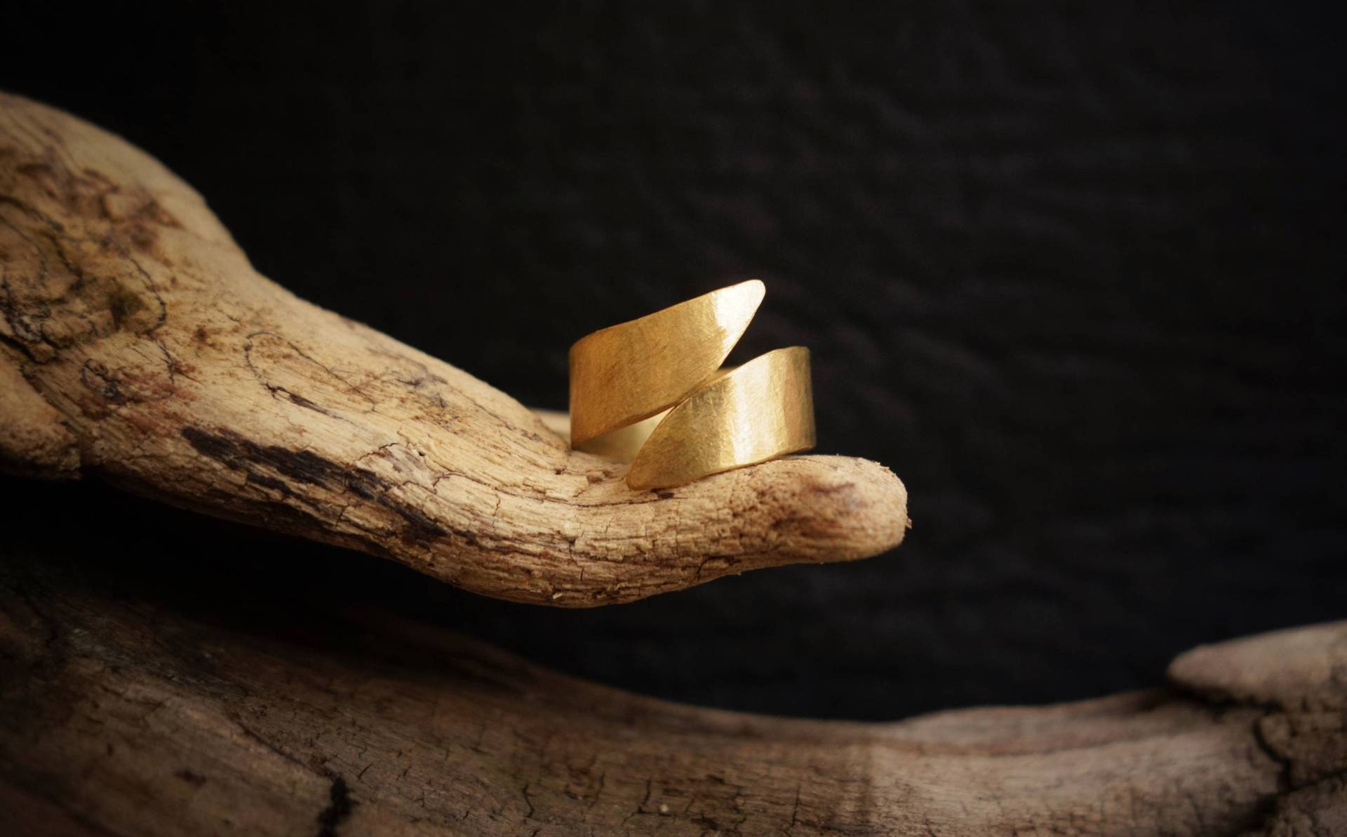 Ring Messing Messingring Breit Gold Verstellbar Gehämmert Ring Messing Messingring Breit Gold Verstellbar Gehämmert von ZierdeUndBegierde