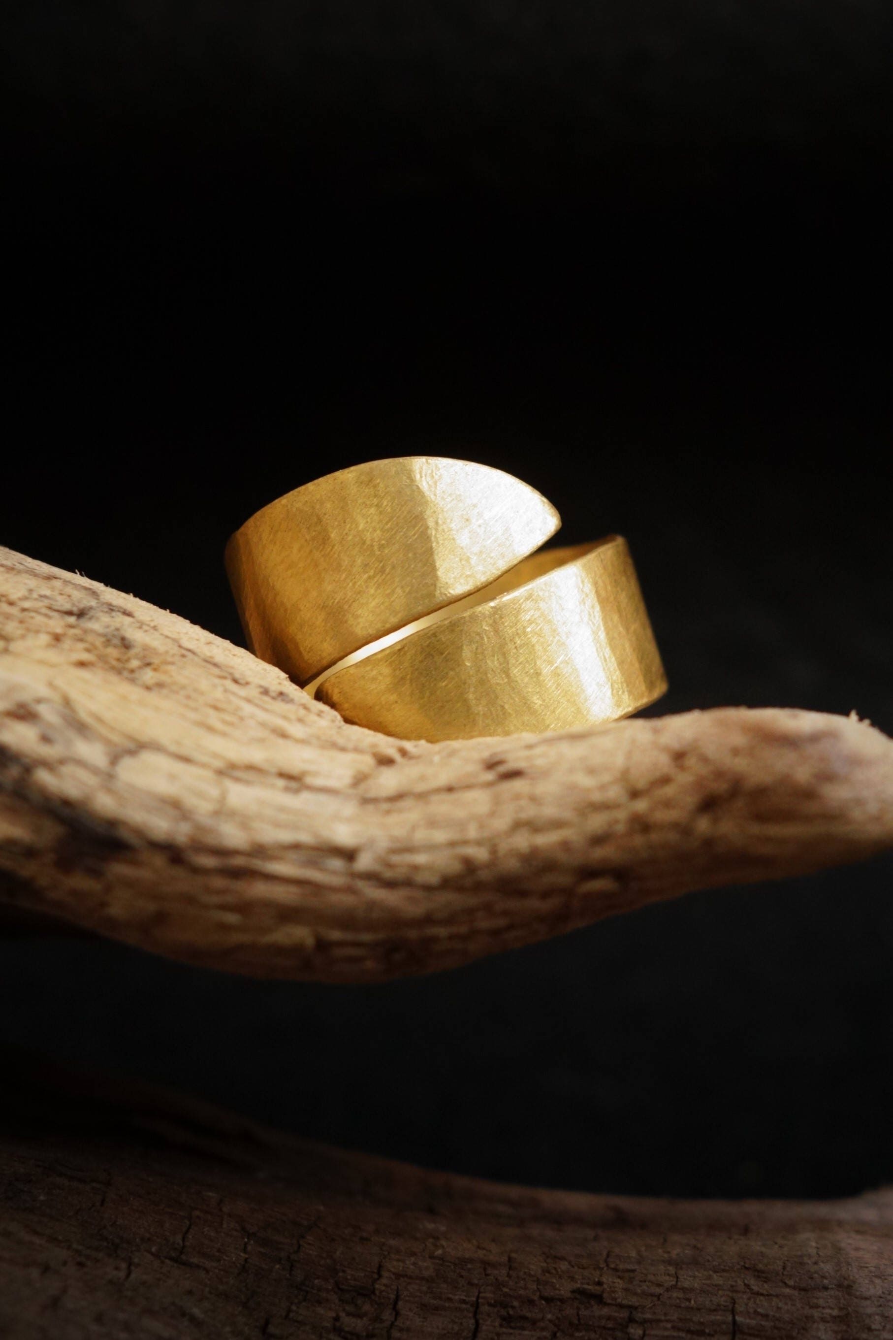 Ring Messing Messingring Breit Gold Verstellbar Gehämmert Ring Messing Messingring Breit Gold Verstellbar Gehämmert von ZierdeUndBegierde