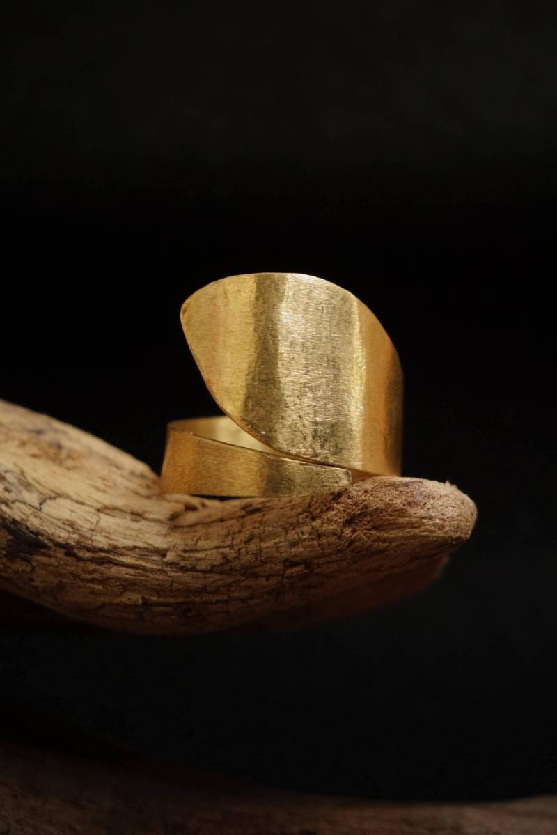 Ring Messing Messingring Breit Gold Verstellbar Gehämmert Ring Messing Messingring Breit Gold Verstellbar Gehämmert von ZierdeUndBegierde