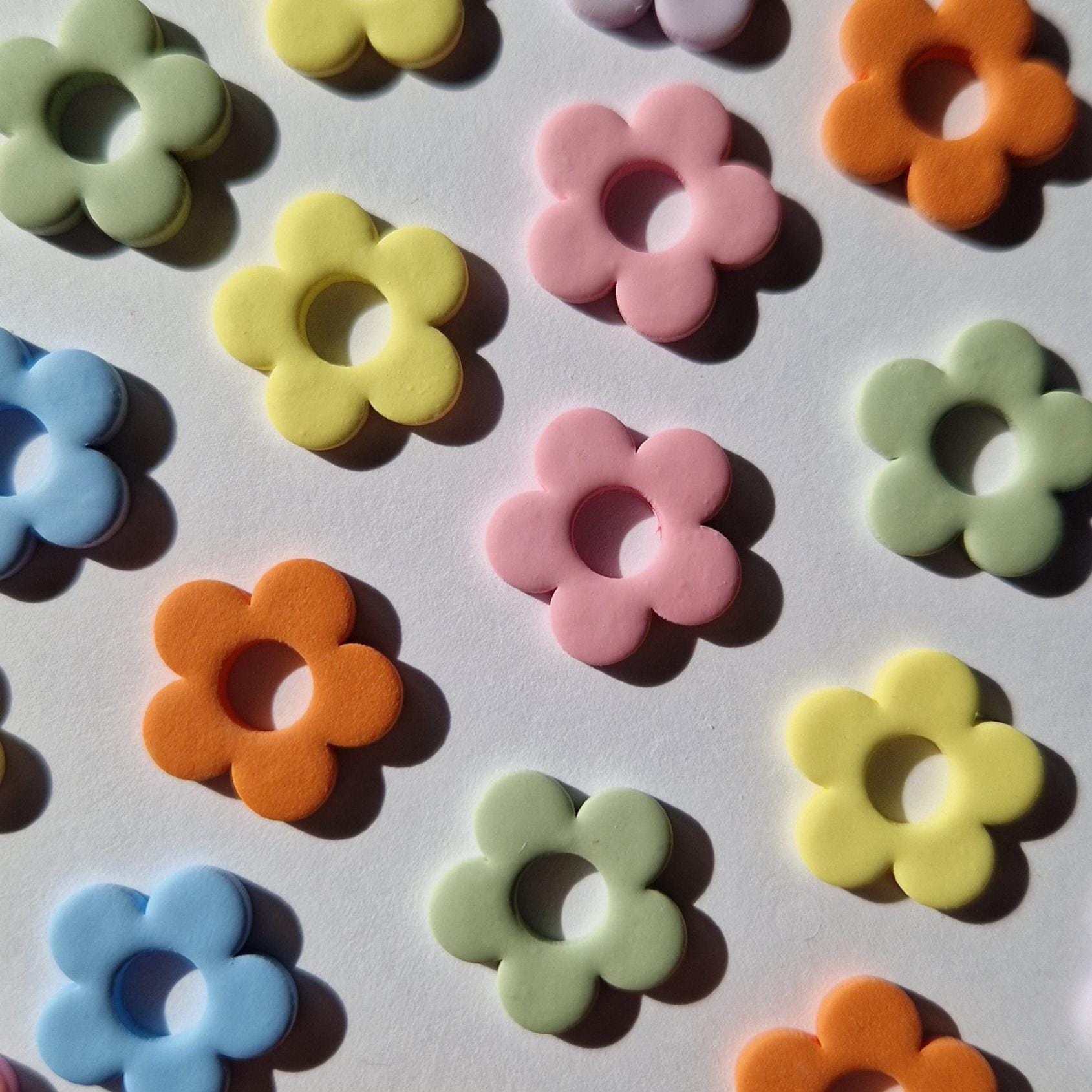 Blumenanhänger Für Creolen | Mix & Match Aus Leichtem Polymer Ton von Zierdich