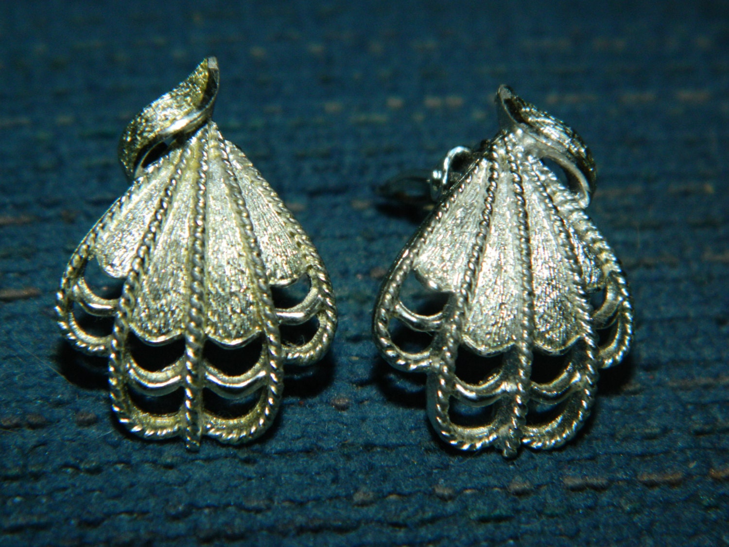 Designer Coro Clip ~ Auf Ohrringe Licht Gewicht Silber Mode Modeschmuck Ideal, Um Abnutzung Zu Hochzeiten & Oder Urlaub Schmuck Designer Coro Clip ~ Auf Ohrringe Licht Gewicht Silber Mode Modeschmuck Ideal, Um Abnutzung Zu Hochzeiten & Oder Urlaub Schmuck von ZiggyzAttic