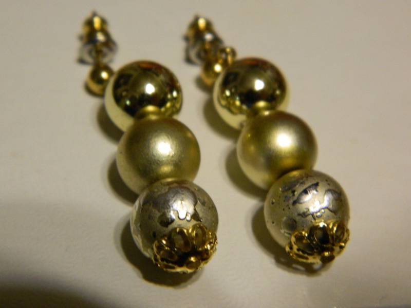 Mode-Urlaub ~ Hochzeit Party Ohrstecker Elegante Vintage 3 Gold-Ball Pearl Perlen Ohrringe W/Post Modeschmuck Großes Geschenk Mode-Urlaub ~ Hochzeit Party Ohrstecker Elegante Vintage 3 Gold-Ball Pearl Perlen Ohrringe W/Post Modeschmuck Großes Geschenk von ZiggyzAttic