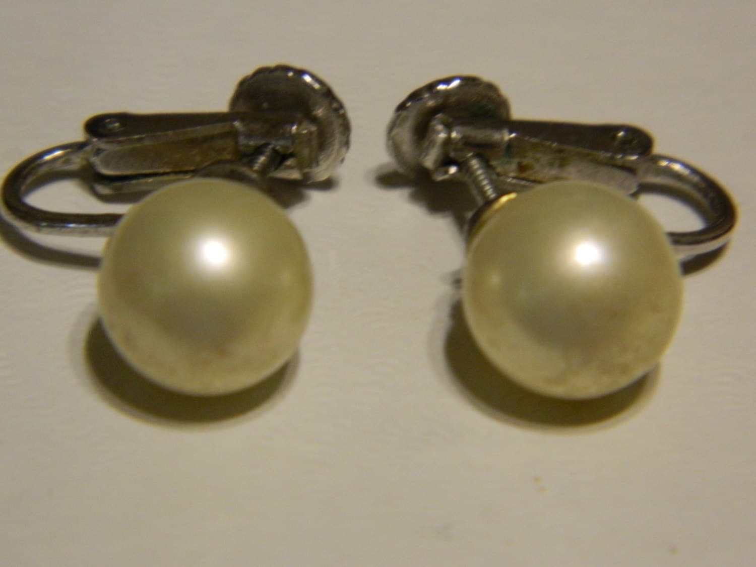 Vintage Schraube Auf Perle Ohrringe ~ A Schönes Set Oder Paar Können Getragen Werden Alle Jahr Um Für Jede Gelegenheit Perfekte Ein Hochzeit Vintage Schraube Auf Perle Ohrringe ~ A Schönes Set Oder Paar Können Getragen Werden Alle Jahr Um Für Jede Gelegenheit Perfekte Ein Hochzeit von ZiggyzAttic