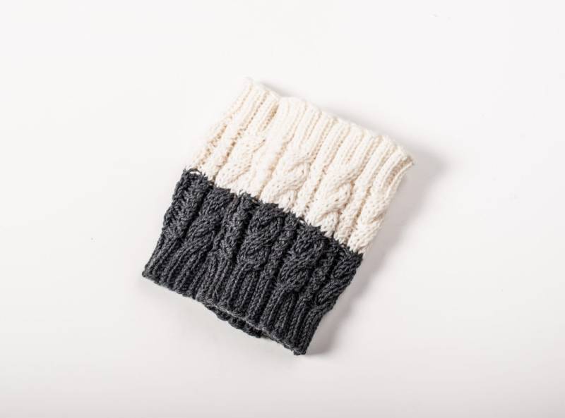 Handgestrickte Merino Wolle Boot Manschetten - Reversible Zopfmuster Beinwärmer von ZimaBy