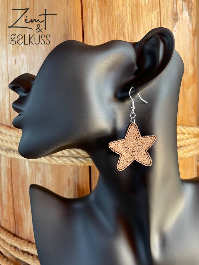 Kork Ohrringe Ohrhänger 925 Sterling Silber Gold Stern Comic Illu Süß Lustig Gesicht Geschenk Natur Gravur Geburtstag Kork Ohrringe Ohrhänger 925 Sterling Silber Gold Stern Comic Illu Süß Lustig Gesicht Geschenk Natur Gravur Geburtstag von ZimtundIgelkuss