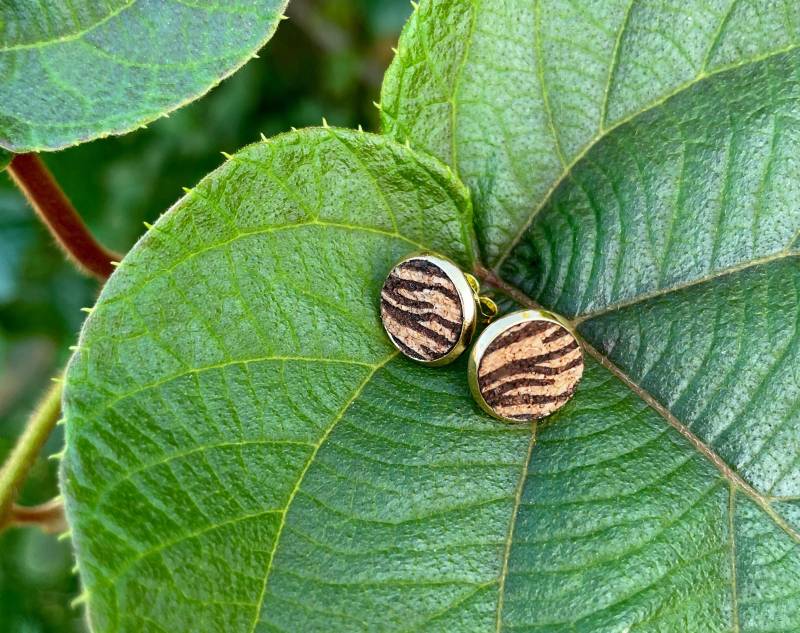 Kork Ohrstecker 925 Sterling Silber Gold Animal Print Wunschgravur Leo Leopard Geschenk Natur Gravur Geburtstag Kork Ohrstecker 925 Sterling Silber Gold Animal Print Wunschgravur Leo Leopard Geschenk Natur Gravur Geburtstag von ZimtundIgelkuss