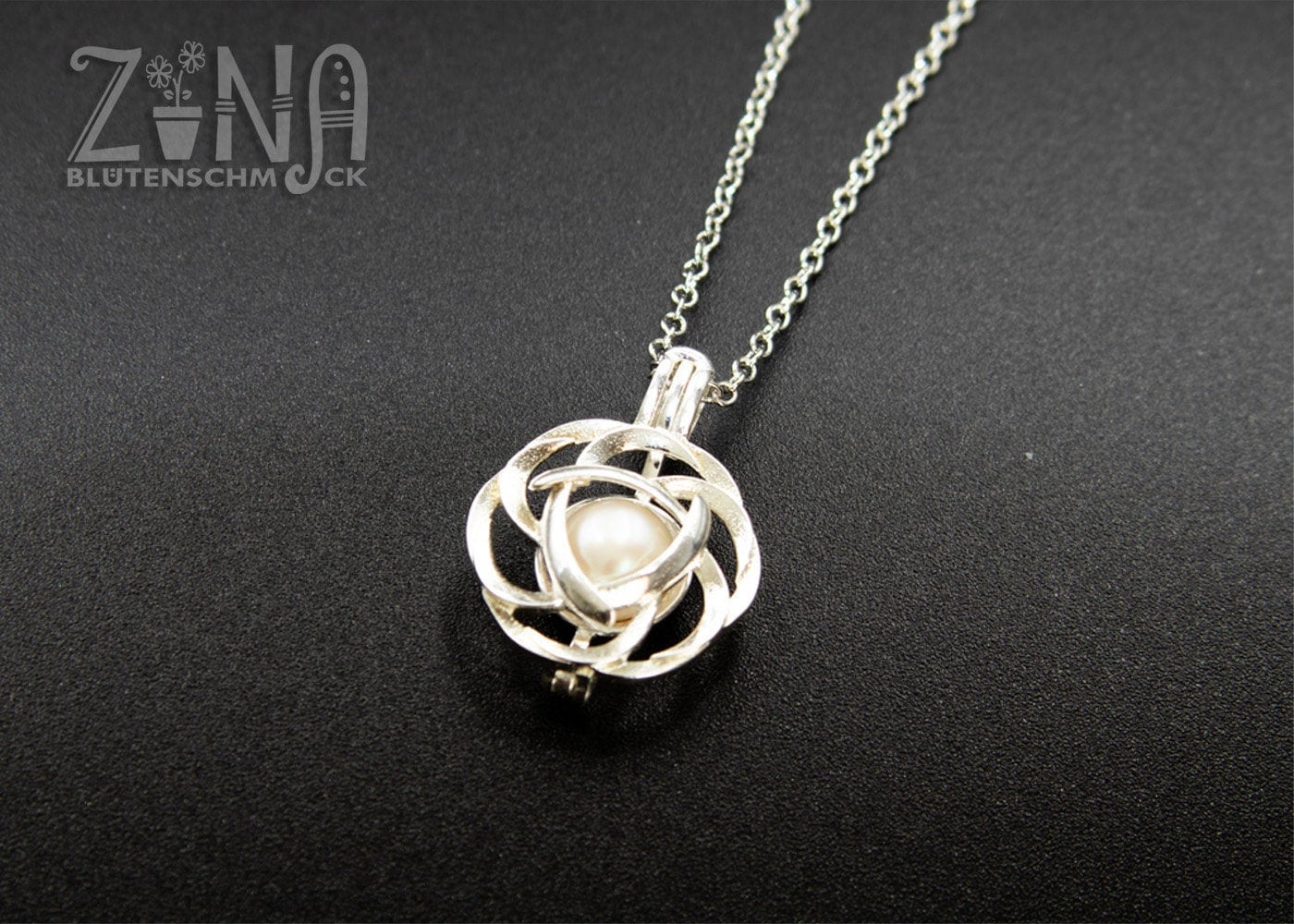 Anhänger Blume Mit Süßwasserperle Sterling Silber Kette Anhänger Blume Mit Süßwasserperle Sterling Silber Kette von ZinaBluetenschmuck