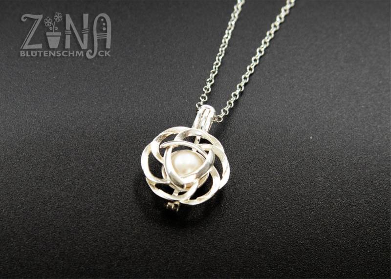 Anhänger Blume Mit Süßwasserperle Sterling Silber Kette Anhänger Blume Mit Süßwasserperle Sterling Silber Kette von ZinaBluetenschmuck