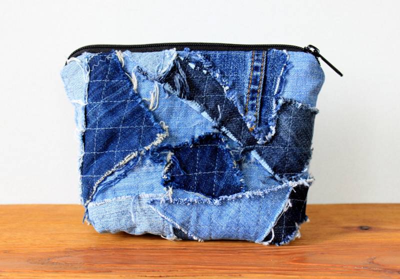Boro Patchwork Denim Kosmetiktasche, Patch Reißverschlusstasche, Designer Täschchen, Kleine Grunge Accessoire Boro Patchwork Denim Kosmetiktasche, Patch Reißverschlusstasche, Designer Täschchen, Kleine Grunge Accessoire von ZinaNatko