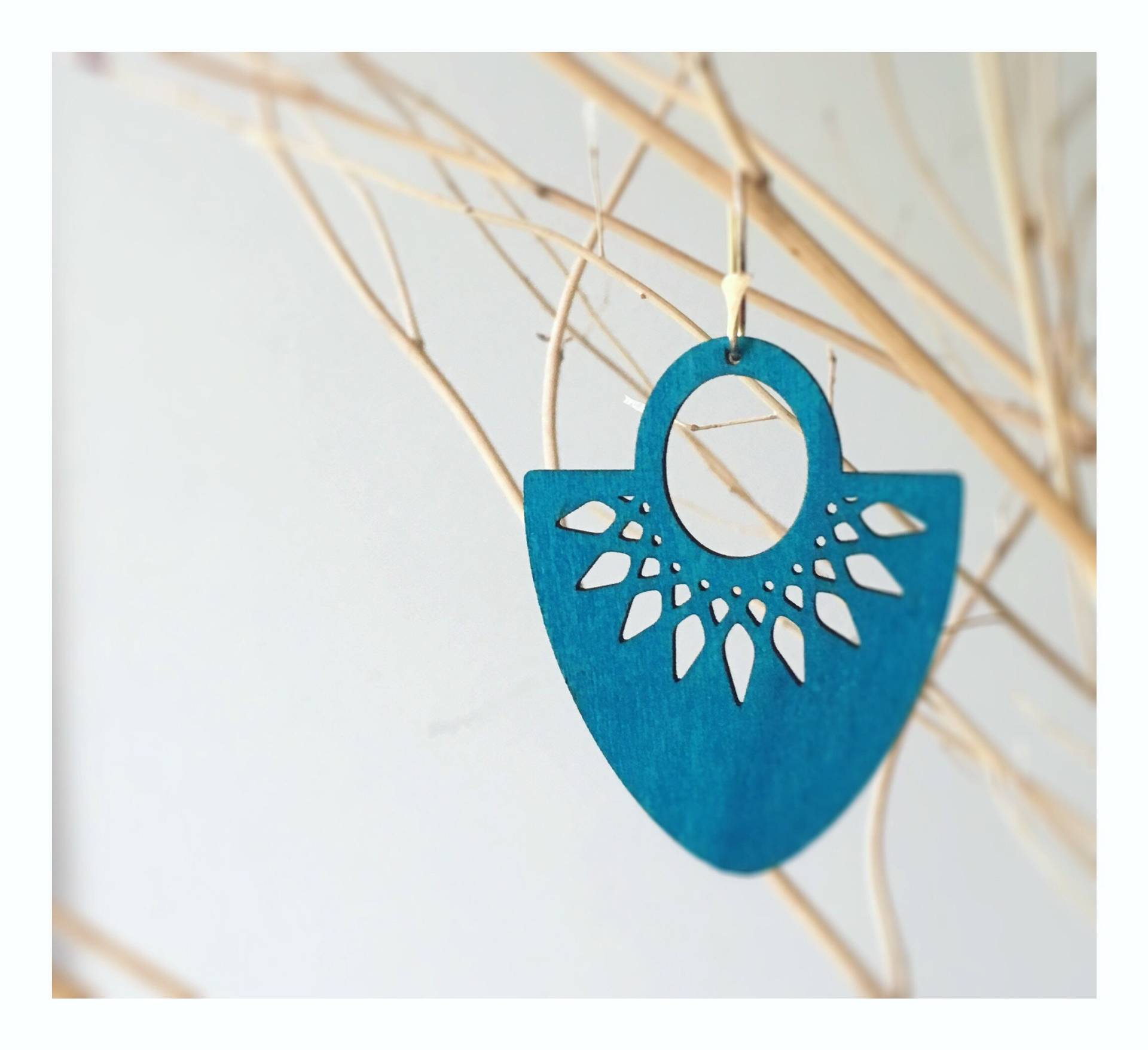 Azteken Stil Blau Holz Mit 14 K Gold Handgemachte Ohrhaken, Ohrring, Leichte Feminine Boho Ohrring Azteken Stil Blau Holz Mit 14 K Gold Handgemachte Ohrhaken, Ohrring, Leichte Feminine Boho Ohrring von ZingaraAndCo
