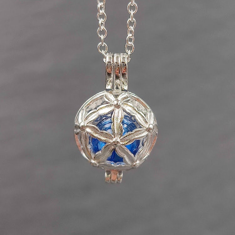 Engelrufer Kugel Mit Glasperle Zum Selber Füllen, Urnenschmuck von ZinouMinimanufaktur