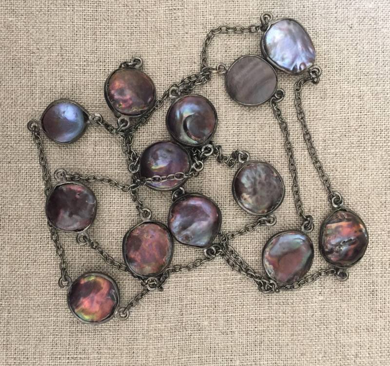 Delilah-Ein Langer Infinity-Halskette Aus Dunkel Schillernde Perlen & Oxidiertem Silber Kette Delilah-Ein Langer Infinity-Halskette Aus Dunkel Schillernde Perlen & Oxidiertem Silber Kette von ZinzanStyle