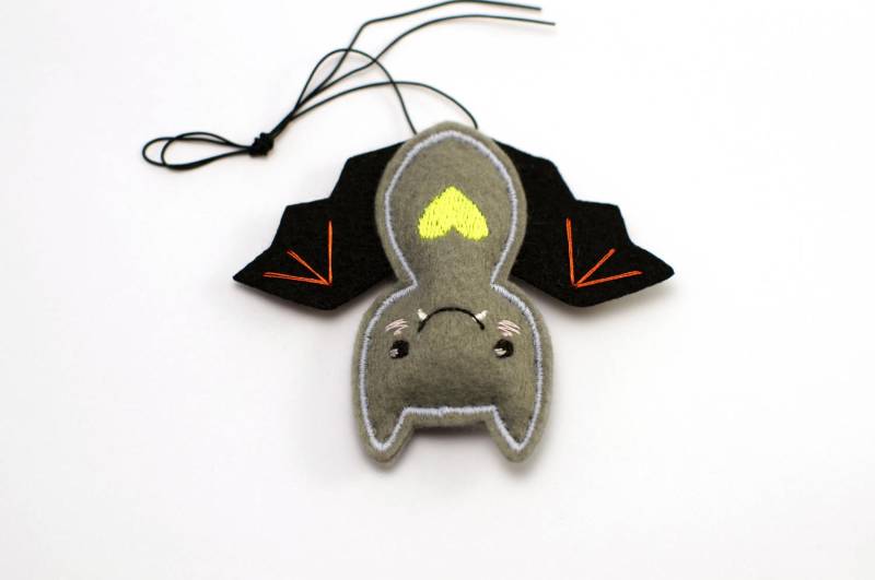 Filz Ornament Baby Fledermaus Autospiegel Hängezubehör Hause Kinderzimmer Dekoration Neon Herz Filz Ornament Baby Fledermaus Autospiegel Hängezubehör Hause Kinderzimmer Dekoration Neon Herz von ZipItSimone