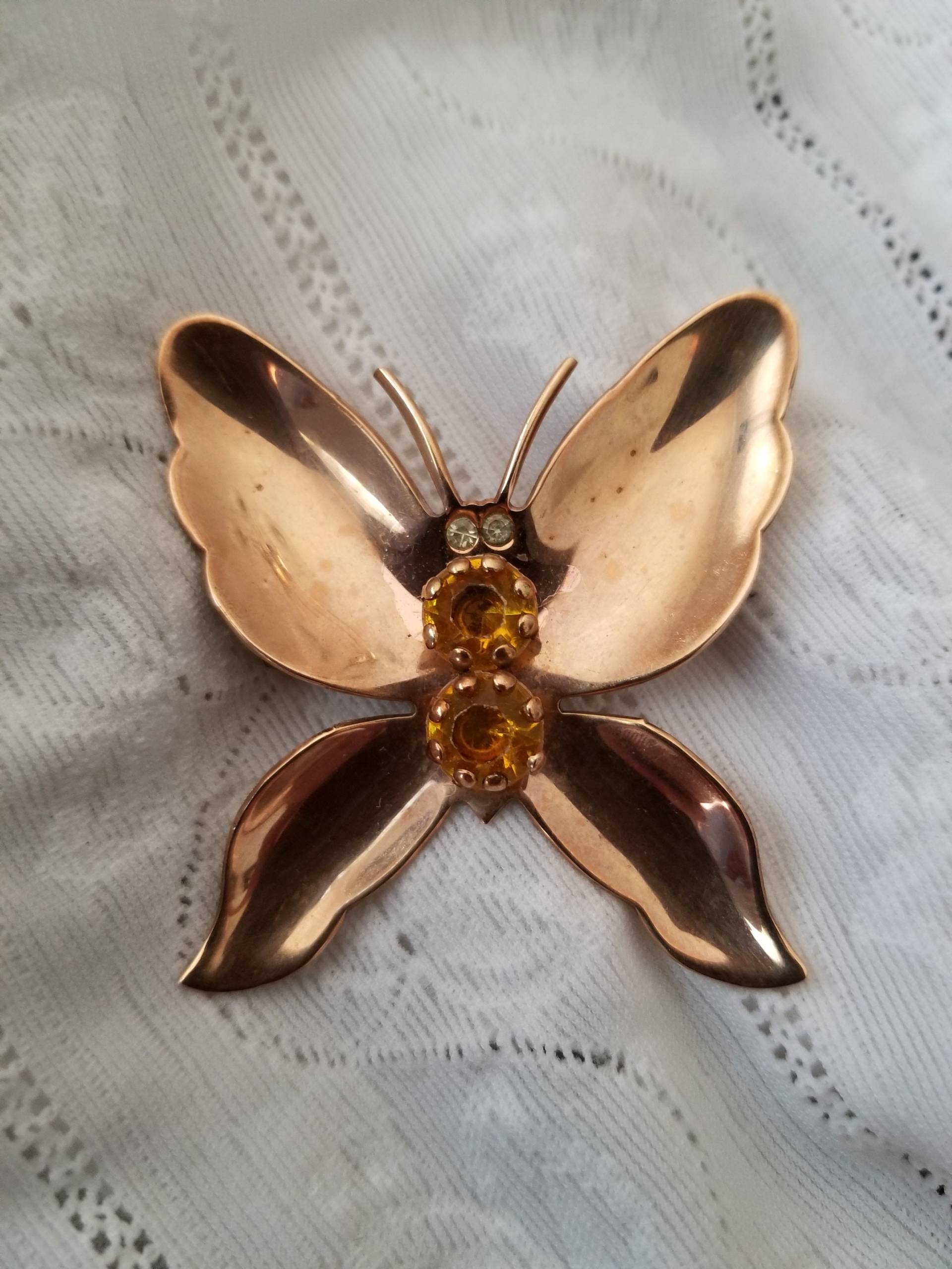 Goldtone Schmetterlingsbrosche Mit Strass-Akzenten von ZipZipStuff