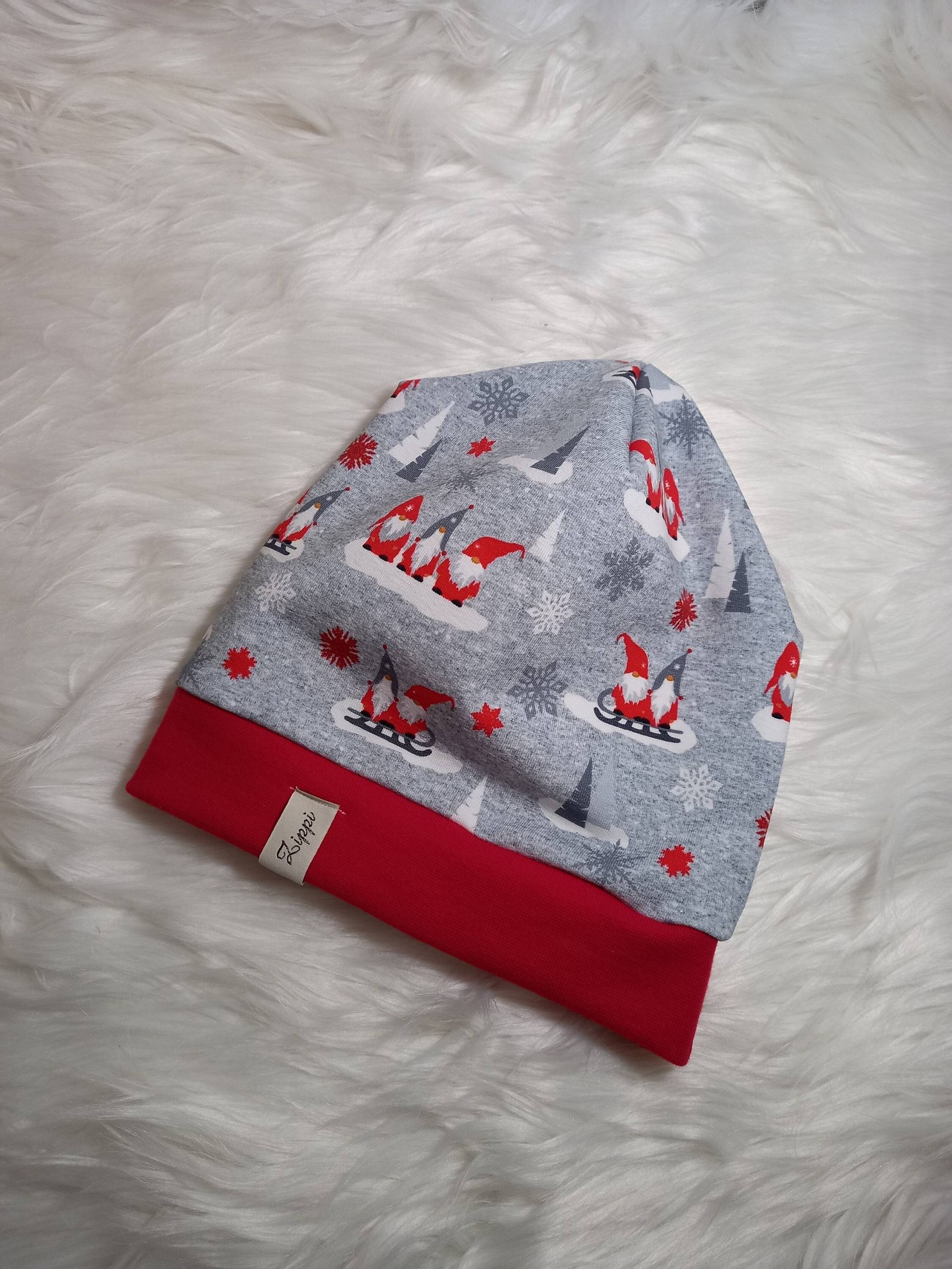 Beanie Mit Bündchen Aus Sweat Weihnachtswichtel, Hellgrau, Rot, Weihnachtsmütze, Für Baby Und Kinder, Gr. 34/38-56/61 Beanie Mit Bündchen Aus Sweat Weihnachtswichtel, Hellgrau, Rot, Weihnachtsmütze, Für Baby Und Kinder, Gr. 34/38-56/61 von ZippisNaehatelier