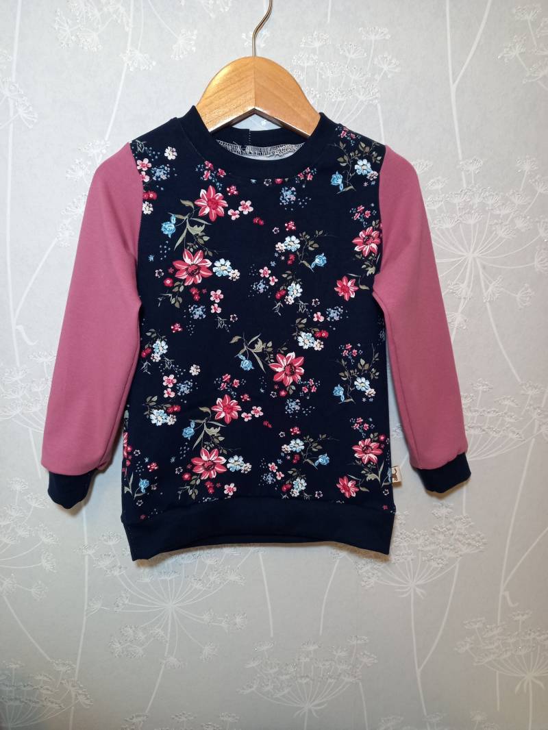 Sweater Hoodie Altrosa Blumen Blau Stoffonkel Bio-Sweat Versch. Größen 92-116 von ZippisNaehatelier