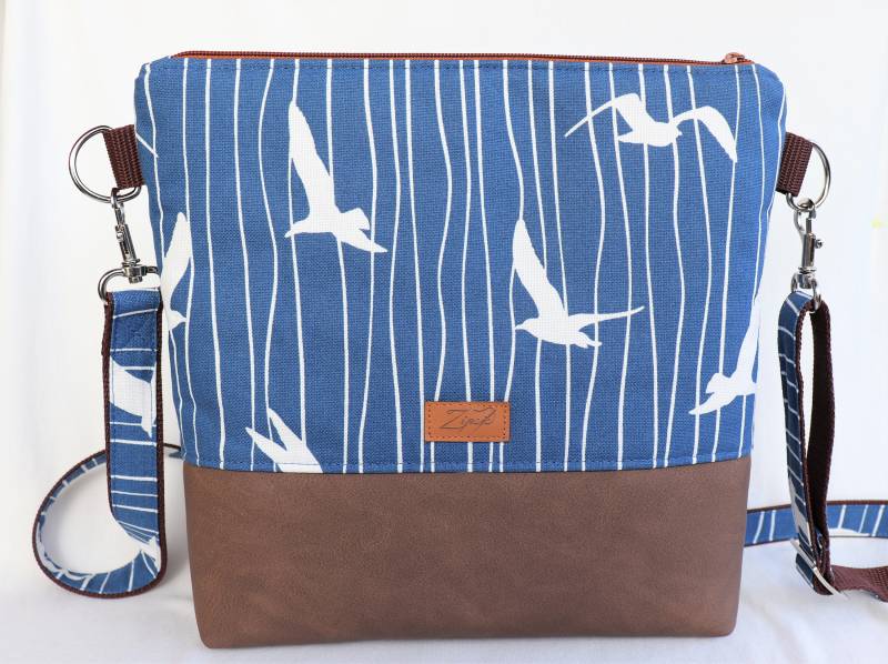 Umhängetasche Möven Blau, Schultertasche, Gemustert von Zipsis