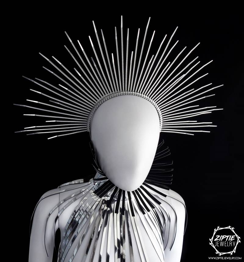 Silber Zip Tie Halo Krone/Sunburst Spiked Kopfschmuck Kostüm Tiara Festival Silber Zip Tie Halo Krone/Sunburst Spiked Kopfschmuck Kostüm Tiara Festival von ZiptieJewelry
