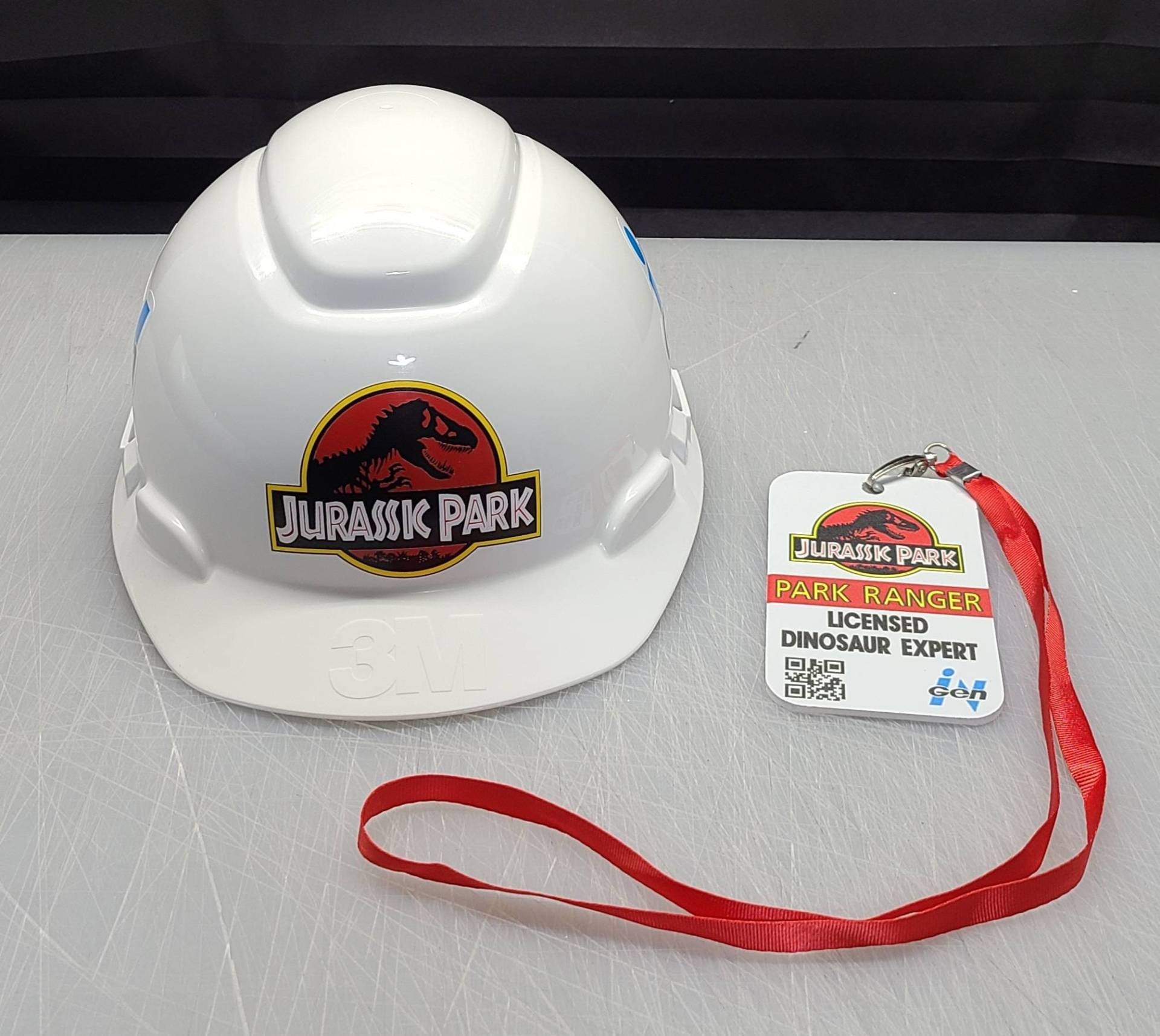 Personalisierter Jurassic Dinosaurier Erwachsener Schutzhelm | Id-Abzeichen Park Ranger Cos Spielen Staff Kostüm Personalisierter Jurassic Dinosaurier Erwachsener Schutzhelm | Id-Abzeichen Park Ranger Cos Spielen Staff Kostüm von ZircadaDesigns