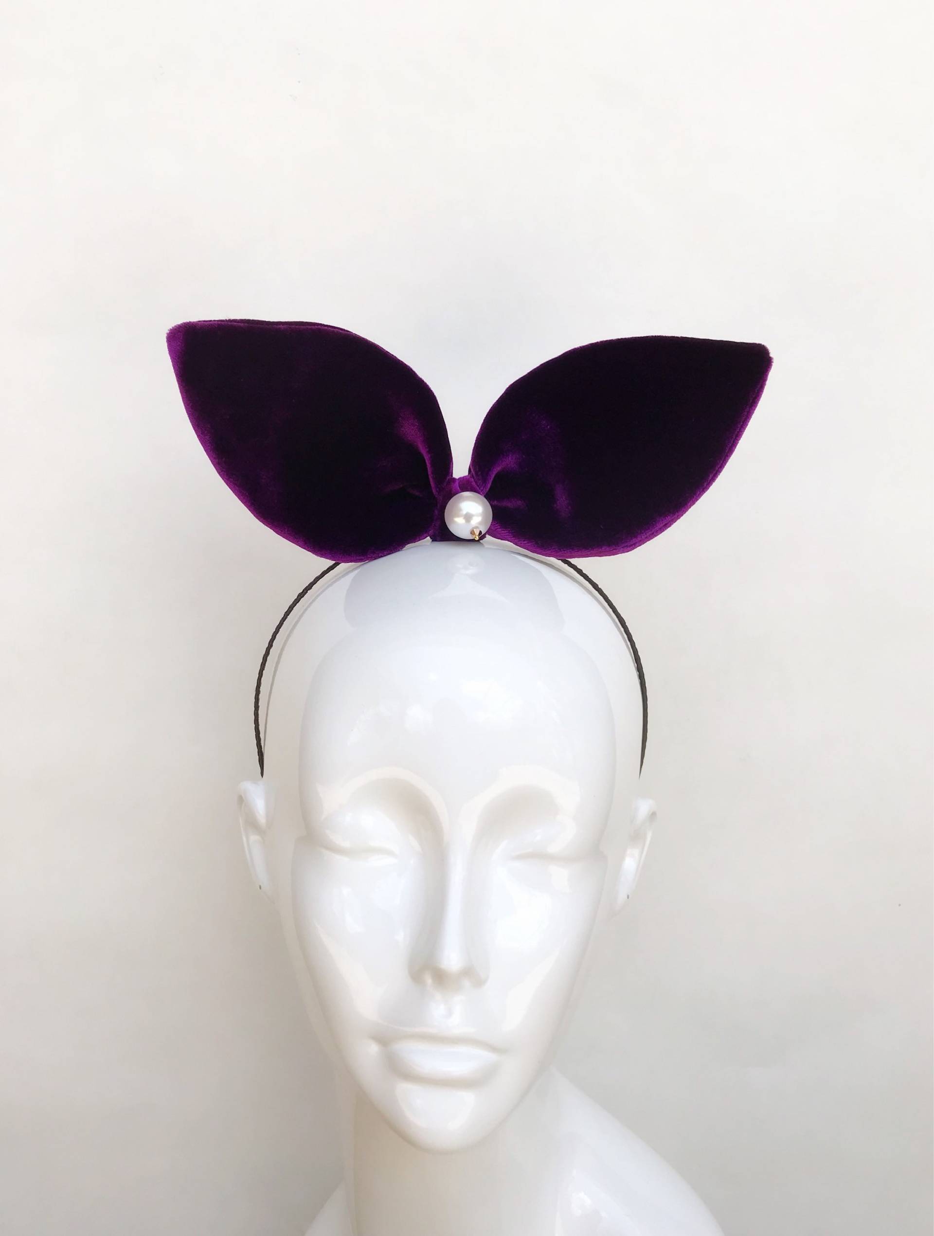Lila Samt Schleife Stirnband, Ovesized Hase Ohren Lila Schleife, Oversized Ohr Stirnband, Deep Purple Lila Samt Schleife Stirnband, Ovesized Hase Ohren Lila Schleife, Oversized Ohr Stirnband, Deep Purple von Zisseylove